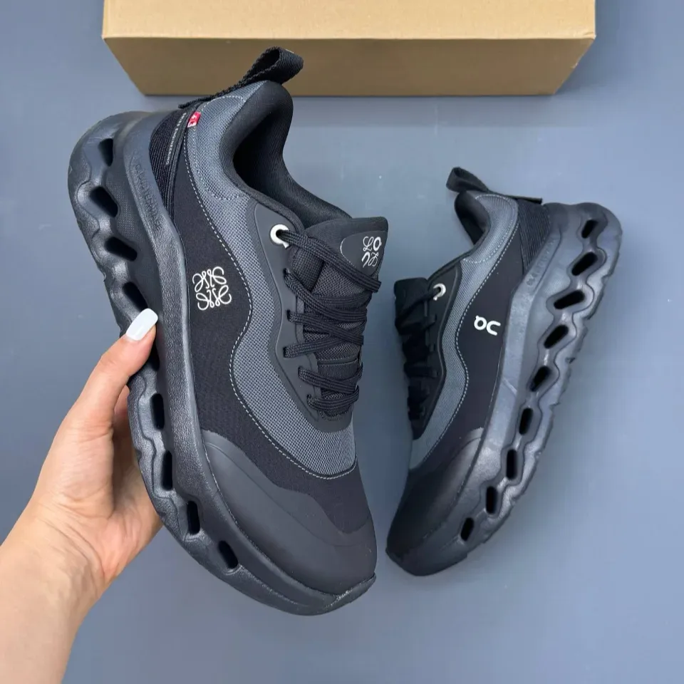 کفش آن رانینگ QC Loewe Cloudtilt تمام مشکی On Running QC Loewe Cloudtilt Triple Black - تصویر 4