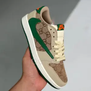جردن وان لو تراویس اسکات گوچی Air Jordan1 Low X Travis Scott Gucci جردن وان لو تراویس اسکات گوچی Air Jordan1 Low X Travis Scott Gucci