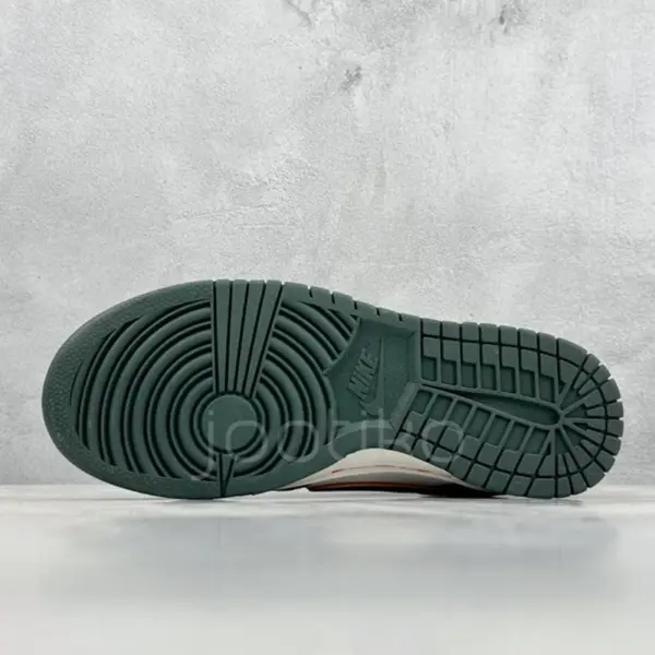 Otomo Katsuhiro x Nike SB Dunk Low Steamboy OST Green Orange Otomo Katsuhiro x Nike SB Dunk Low Steamboy OST Green Orange