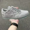 جردن وان لو کاز Jordan 1 Low Kaws طوسی جردن وان لو کاز Jordan 1 Low Kaws طوسی