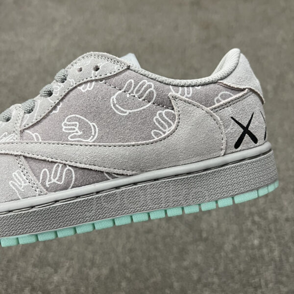جردن وان لو کاز Jordan 1 Low Kaws طوسی جردن وان لو کاز Jordan 1 Low Kaws طوسی