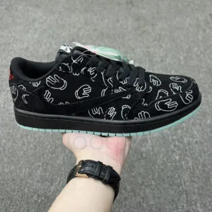 جردن وان لو کاز Jordan 1 Low Kaws مشکی جردن وان لو کاز Jordan 1 Low Kaws مشکی