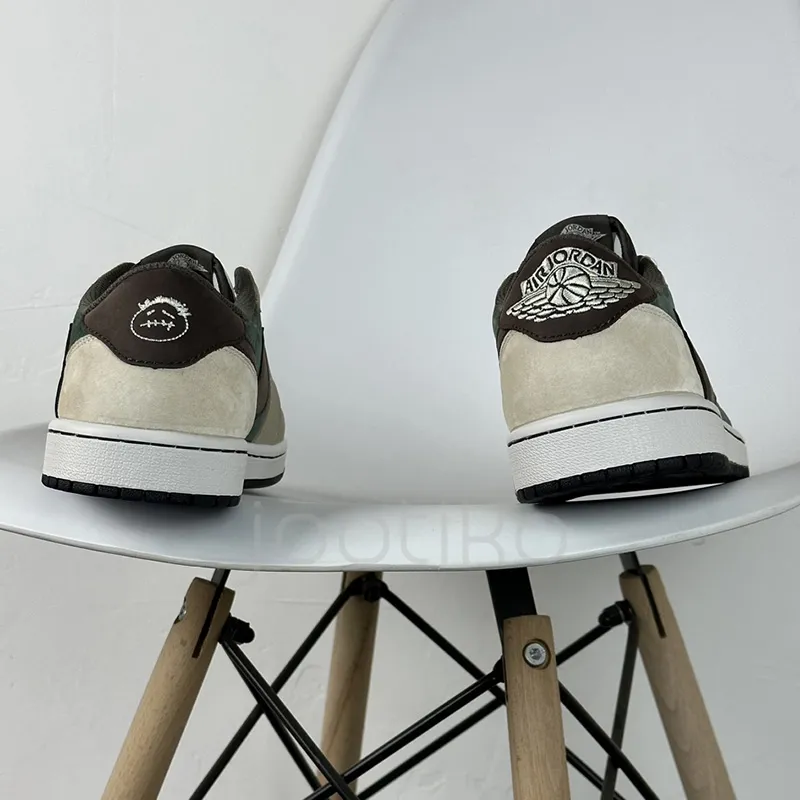 ایر جردن وان لو Travis Scott x Air Jordan 1 Low OG ایر جردن وان لو Travis Scott x Air Jordan 1 Low OG - تصویر 4