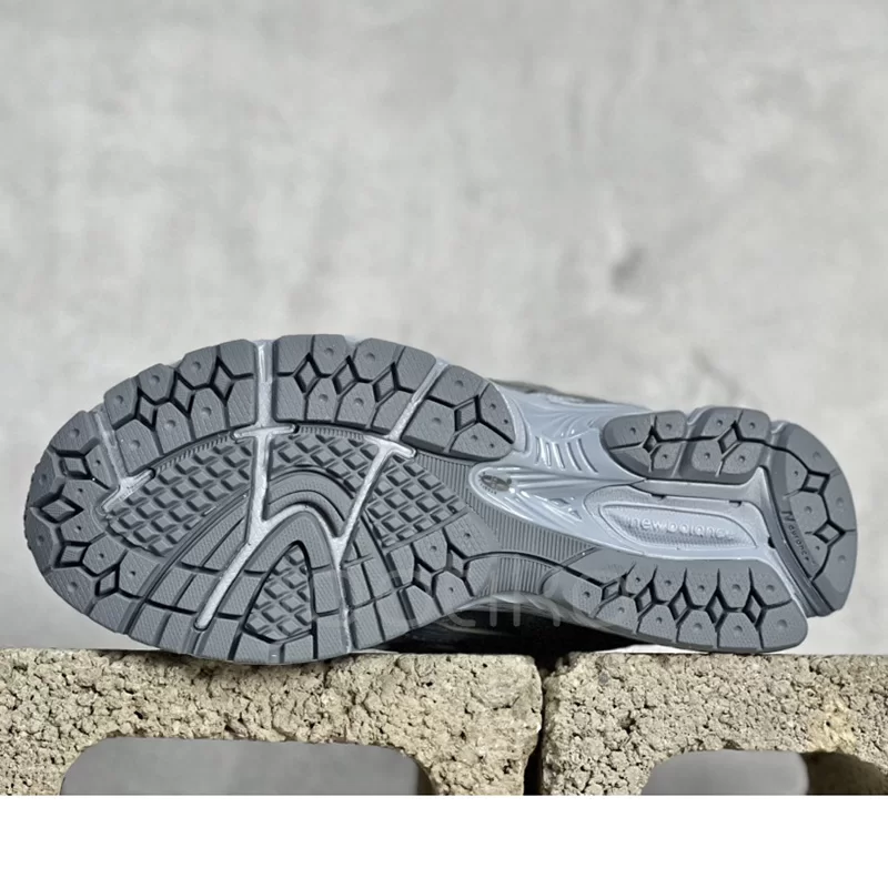 نیوبالانس New Balance 1906U Arctic Grey آرکتیک گری نیوبالانس New Balance 1906U Arctic Grey آرکتیک گری - تصویر 4