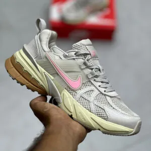 نایک وی تو کی ران Nike V2K Run نایک وی تو کی ران Nike V2K Run