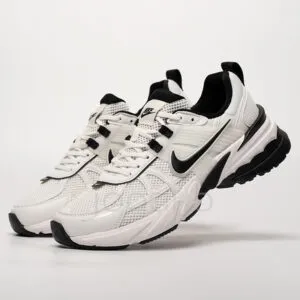 نایک وی تو کی ران Nike V2K Run White Black سفید مشکی نایک وی تو کی ران Nike V2K Run White Black سفید مشکی