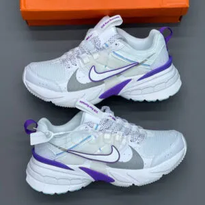 نایک وی تو کی ران Nike V2K Run سفید بنفش طوسی نایک وی تو کی ران Nike V2K Run سفید بنفش طوسی