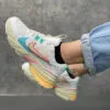 نایک وی تو کی ران Nike V2K Run سفید صورتی فیروزه ای نایک وی تو کی ران Nike V2K Run سفید صورتی فیروزه ای - تصویر 2