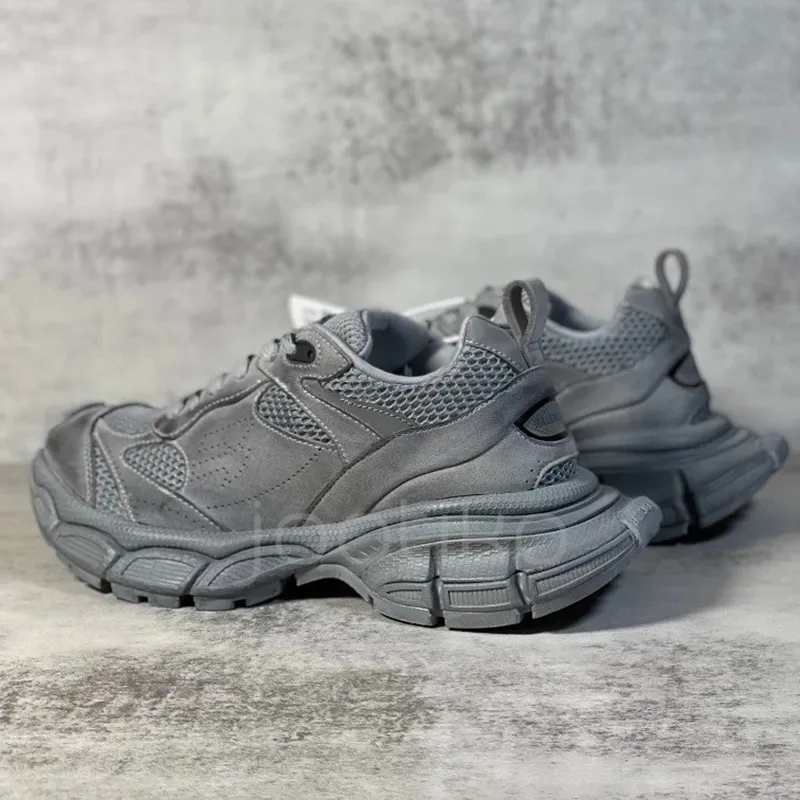 بالنسیاگا Balenciaga 3XL Suede Distressed طوسی - تصویر 2