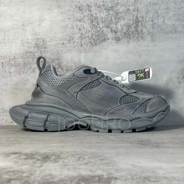 بالنسیاگا Balenciaga 3XL Suede Distressed طوسی بالنسیاگا Balenciaga 3XL Suede Distressed طوسی