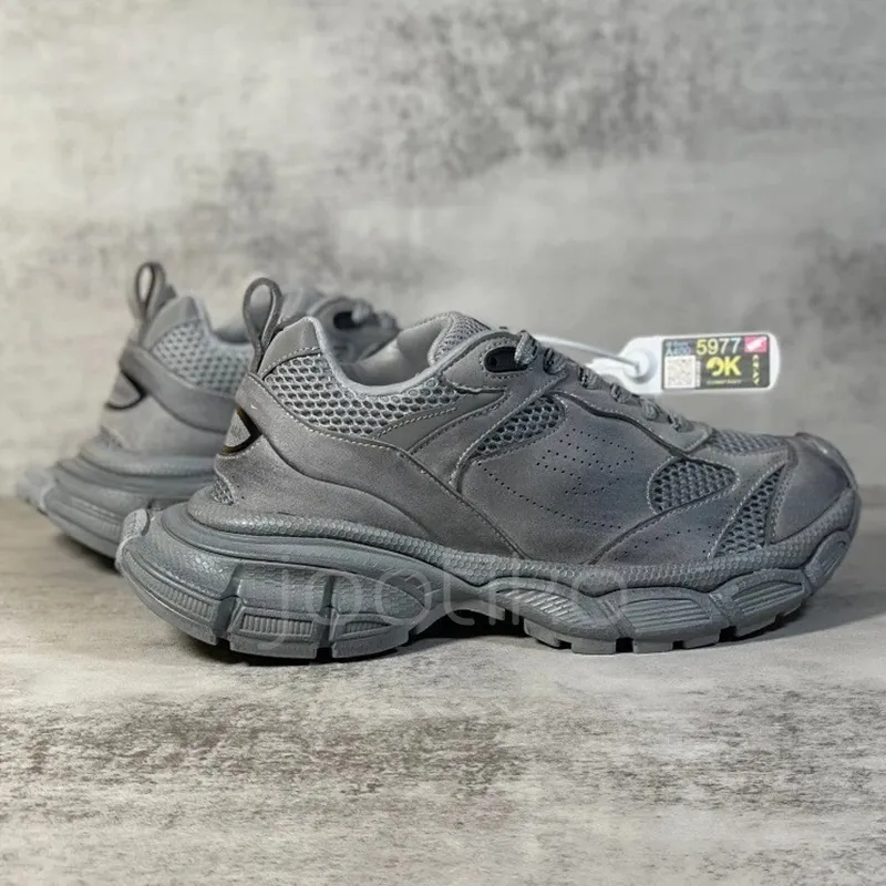 بالنسیاگا Balenciaga 3XL Suede Distressed طوسی - تصویر 6