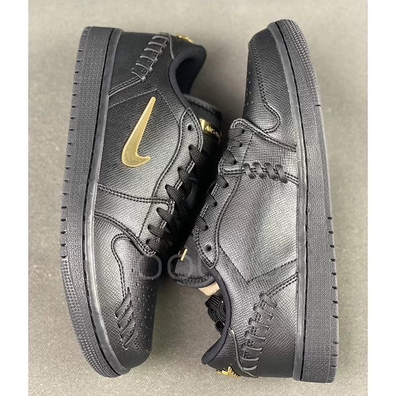 ایر جردن وان لو Jordan 1 Low Method of Make Black Metallic Gold ایر جردن وان لو Jordan 1 Low Method of Make Black Metallic Gold - تصویر 2