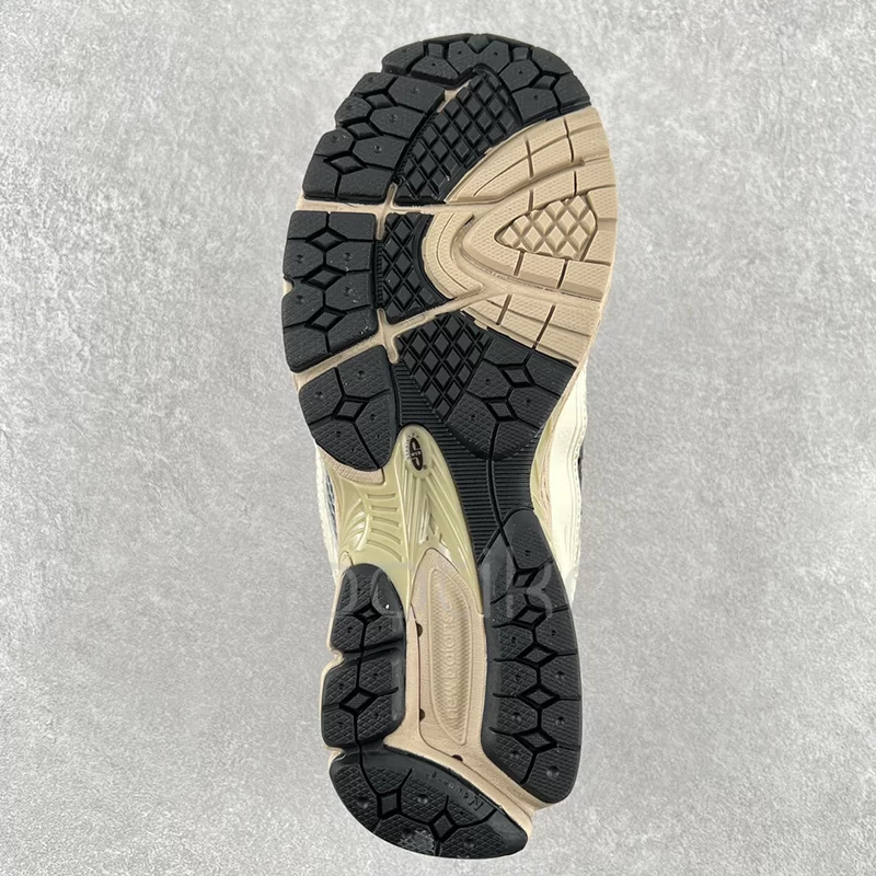 نیوبالانس New Balance 1906R size? Exclusive Blacktop Mindful Grey نیوبالانس New Balance 1906R size? Exclusive Blacktop Mindful Grey - تصویر 6