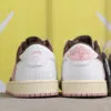 جردن وان لو Travis Scott x Air Jordan 1 Low OG Dark Pony Pink دارک پونی پینک - تصویر 2