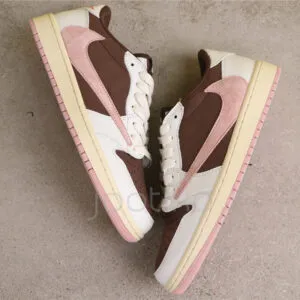 جردن وان لو Travis Scott x Air Jordan 1 Low OG Dark Pony Pink دارک پونی پینک جردن وان لو Travis Scott x Air Jordan 1 Low OG Dark Pony Pink دارک پونی پینک