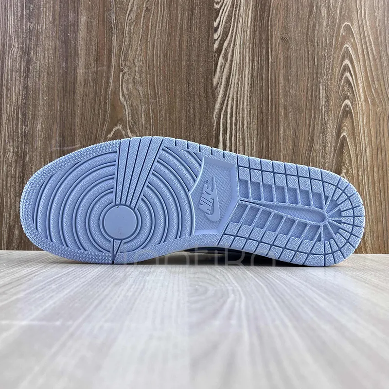نایک جردن وان Jordan 1 Low SE Reverse Ice Blue آبی یخی نایک جردن وان Jordan 1 Low SE Reverse Ice Blue آبی یخی - تصویر 3