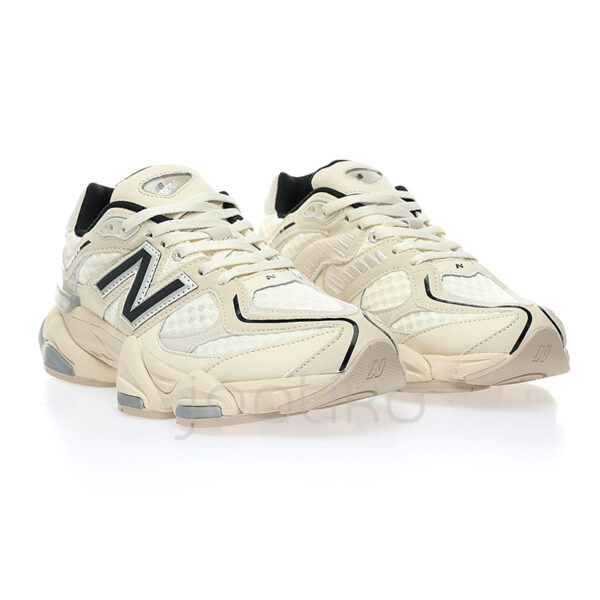 کفش نیوبالانس New Balance 9060 Turtledove Black Silver Metallic کفش نیوبالانس New Balance 9060 Turtledove Black Silver Metallic