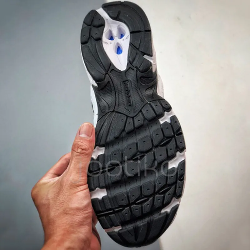 کفش نیوبالانس New Balance 530 White Black Details سفید مشکی - تصویر 3