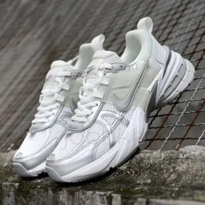 نایک وی تو کی ران Nike V2K Run Metallic Silver White نایک وی تو کی ران Nike V2K Run Metallic Silver White