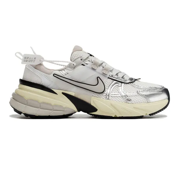 نایک وی تو کی ران Nike V2K Run Summit White Metallic Silver نایک وی تو کی ران Nike V2K Run Summit White Metallic Silver