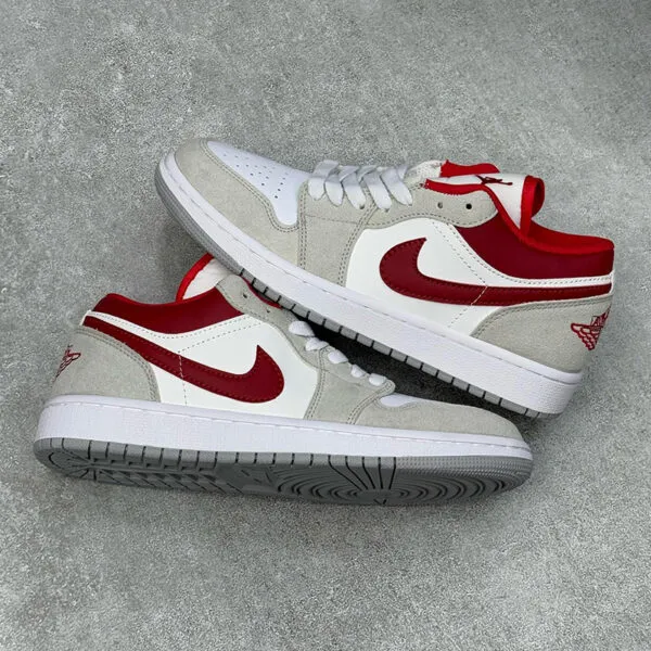 نایک جردن وان لو Jordan 1 Low Light Smoke Grey Gym Red طوسی قرمز نایک جردن وان لو Jordan 1 Low Light Smoke Grey Gym Red طوسی قرمز