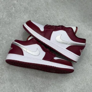 نایک جردن وان لو Jordan 1 Low White Bordeaux سفید زرشکی نایک جردن وان لو Jordan 1 Low White Bordeaux سفید زرشکی