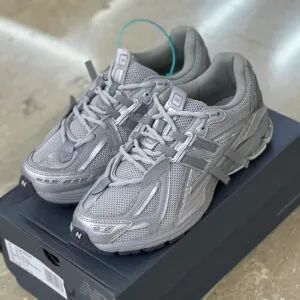 نیوبالانس New Balance 1906A Concrete Silver Metallic کانکریت سیلور متالیک نیوبالانس New Balance 1906A Concrete Silver Metallic کانکریت سیلور متالیک