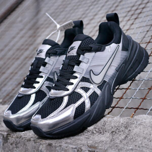 نایک وی تو کی ران Nike V2K Run نایک وی تو کی ران Nike V2K Run