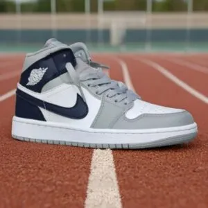 نایک ایر جردن وان Jordan 1 Mid Wolf Grey Midnight Navy نایک ایر جردن وان Jordan 1 Mid Wolf Grey Midnight Navy