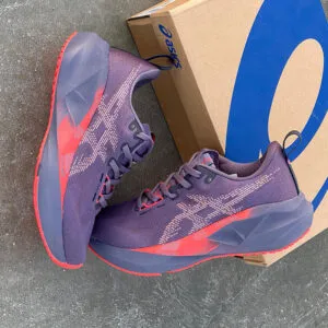 اسیکس نوابلاست 5 بنفش و مرجانی ASICS Novablast 5 Greyish Purple Coral Reef اسیکس نوابلاست 5 بنفش و مرجانی ASICS Novablast 5 Greyish Purple Coral Reef