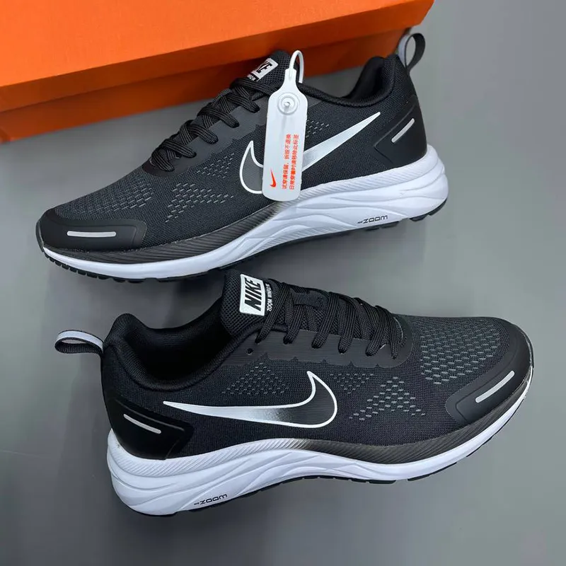 نایک زوم وین فلو NIKE ZOOM WINFLO 9X مشکی سفید نایک زوم وین فلو NIKE ZOOM WINFLO 9X مشکی سفید - تصویر 2