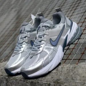نایک وی تو کی ران طوسی سفید سرمهای Nike V2K Run Wolf Grey Midnight Navy نایک وی تو کی ران طوسی سفید سرمهای Nike V2K Run Wolf Grey Midnight Navy