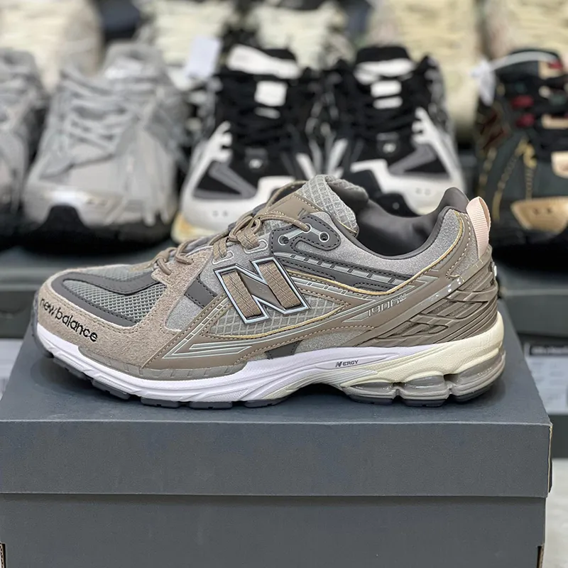 نیوبالانس 1906N اینوینسبل مون راک New Balance 1906N N.Hoolywood x INVINCIBLE Moonrock نیوبالانس 1906N اینوینسبل مون راک New Balance 1906N N.Hoolywood x INVINCIBLE Moonrock - تصویر 2