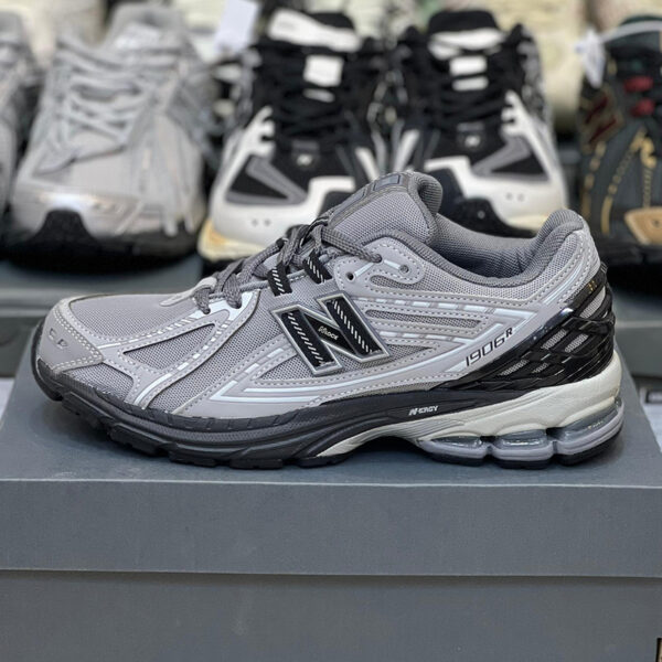 کفش نیوبالانس 1906R طوسی روشن مشکی New Balance 1906R Castlerock Rain Cloud کفش نیوبالانس 1906R طوسی روشن مشکی New Balance 1906R Castlerock Rain Cloud