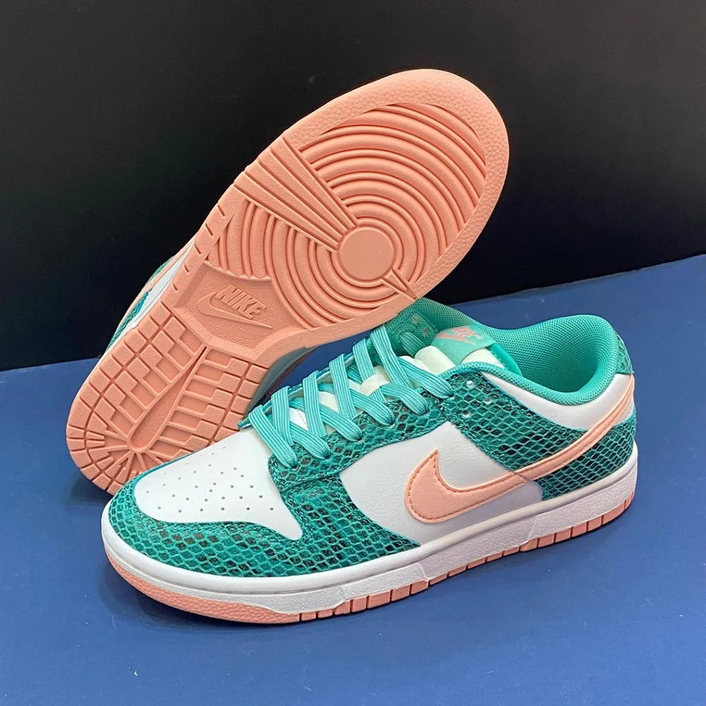 نایک اس بی دانک لو فیروزه‌ای پوست ماری Nike Dunk Low Snakeskin Washed Teal Bleached Coral - تصویر 2