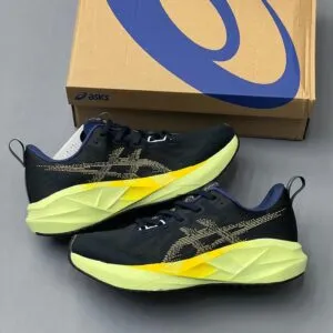 اسیکس نوابلاست 5 سرمهای تیره زرد ASICS Novablast 5 Indigo Blue Amber اسیکس نوابلاست 5 سرمهای تیره زرد ASICS Novablast 5 Indigo Blue Amber