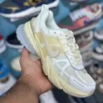 نایک وی تو کی ران سفید شیری Nike V2K Run Pale Ivory