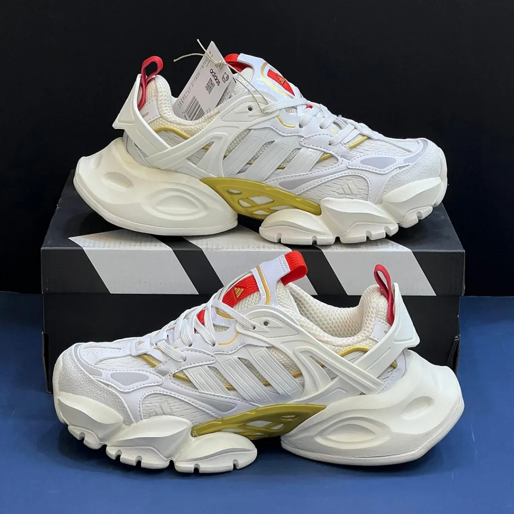 آدیداس رانر اکس ال جی دیلاکس سفید طلایی adidas XLG Runner Deluxe Off White Gold Metallic Red - تصویر 2