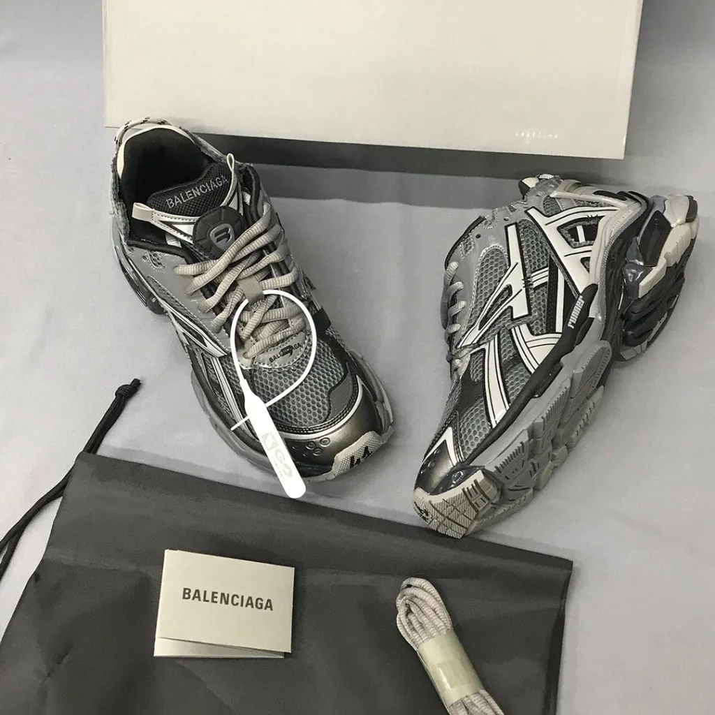 بالنسیاگا رانر طوسی تیره مشکی Balenciaga Runner Dark Grey Black بالنسیاگا رانر طوسی تیره مشکی Balenciaga Runner Dark Grey Black - تصویر 4