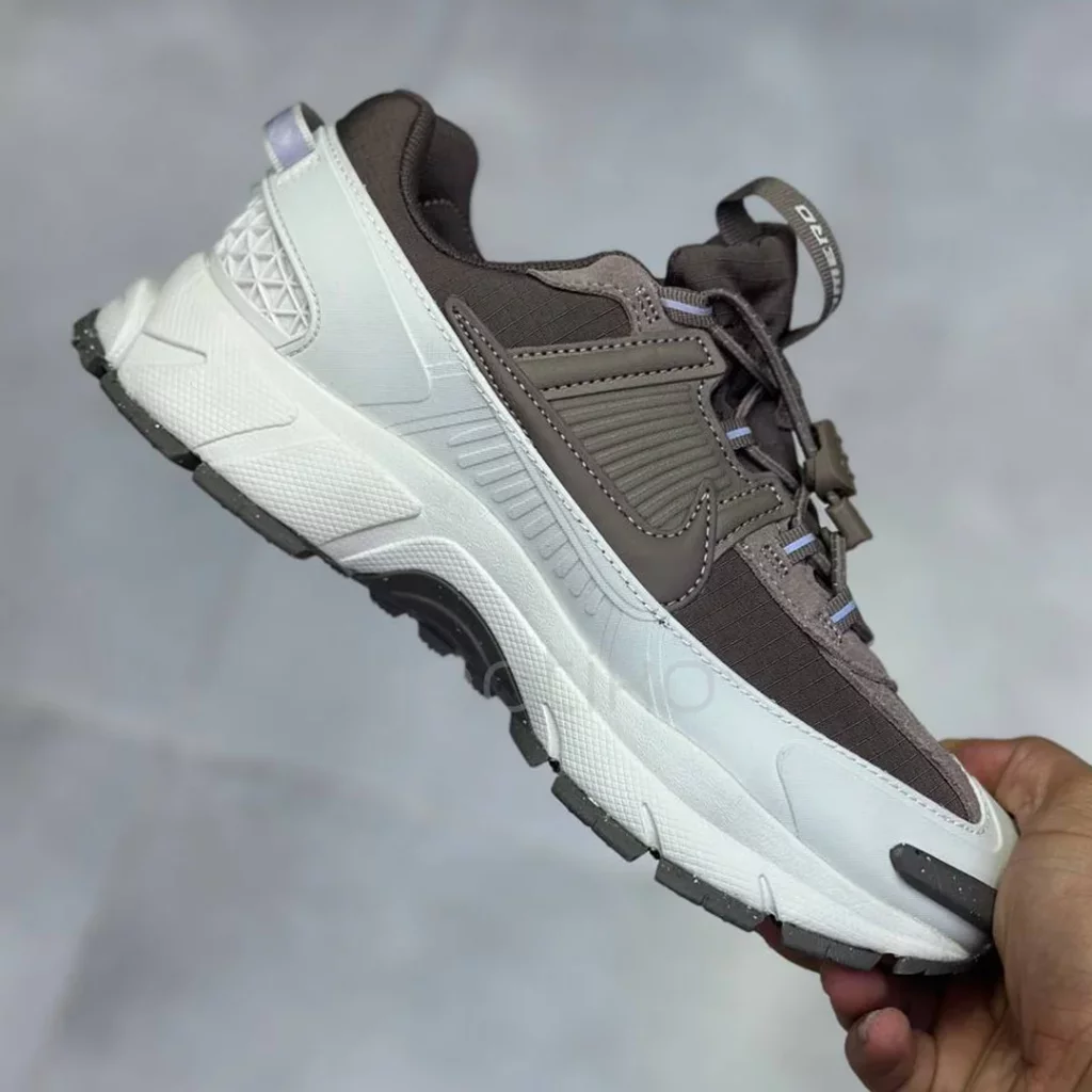 نایک زوم ومرو 5 روم قهوه ای استخوانی Nike Zoom Vomero 5 Roam Light Bone Mink Brown - تصویر 2