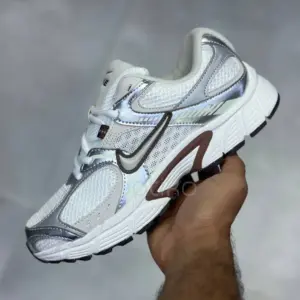 نایک وی فایو آر ان آر سفید سیلور قهوه ای Nike V5 RNR Sail Fauna Brown Phantom Light Orewood Brown نایک وی فایو آر ان آر سفید سیلور قهوه ای Nike V5 RNR Sail Fauna Brown Phantom Light Orewood Brown