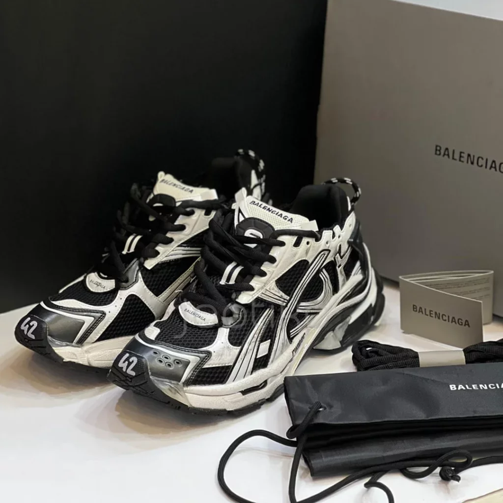 بالنسیاگا رانر مشکی سفید Balenciaga Runner Black White بالنسیاگا رانر مشکی سفید Balenciaga Runner Black White - تصویر 3