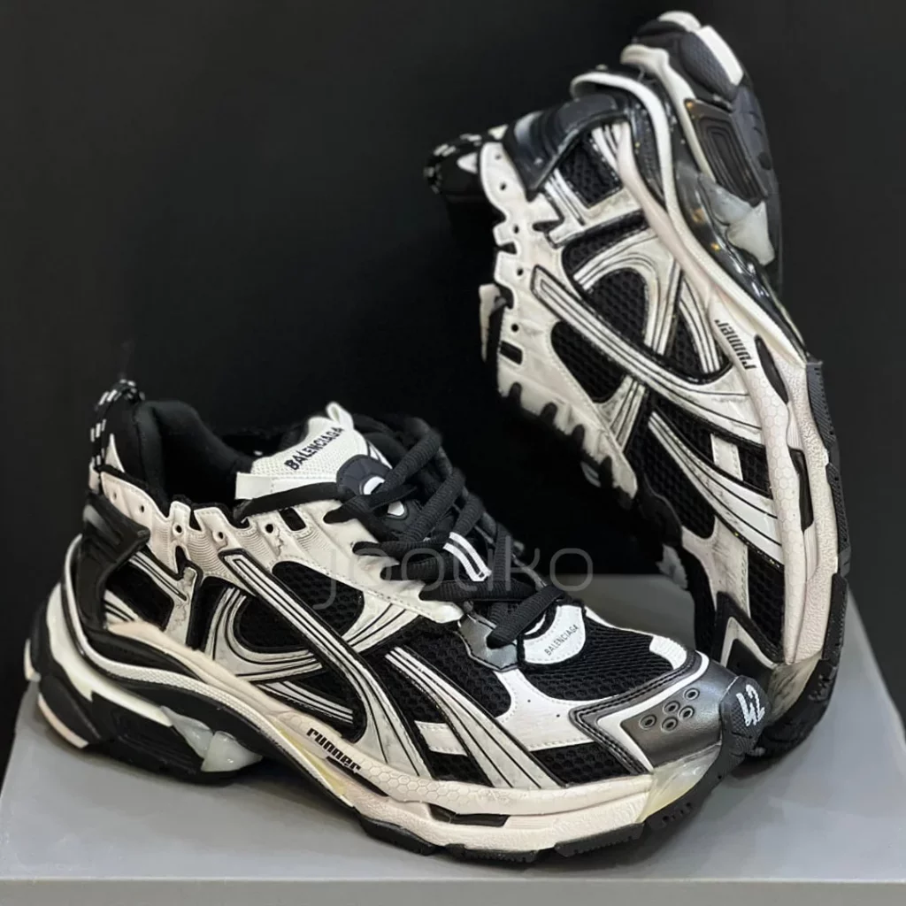 بالنسیاگا رانر مشکی سفید Balenciaga Runner Black White بالنسیاگا رانر مشکی سفید Balenciaga Runner Black White - تصویر 4