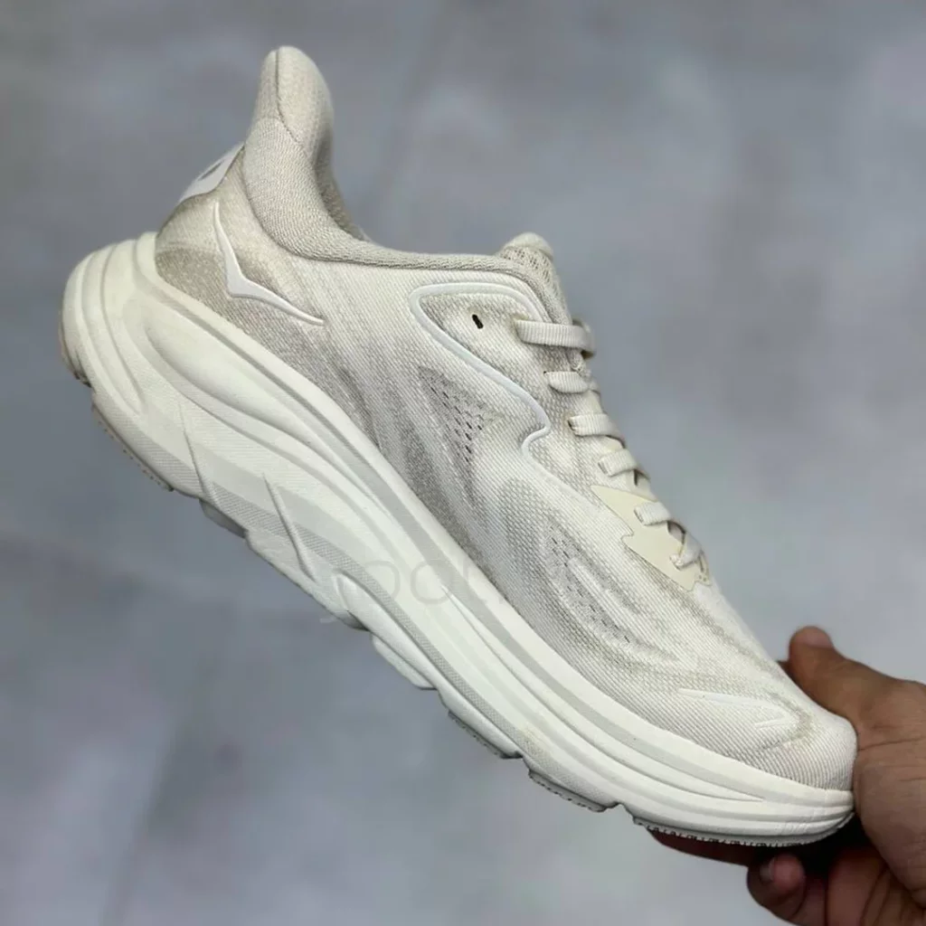 کفش هوکا کلیفتون 10 شیری Hoka Clifton 10 Oatmeal Oat Milk کفش هوکا کلیفتون 10 شیری Hoka Clifton 10 Oatmeal Oat Milk - تصویر 3