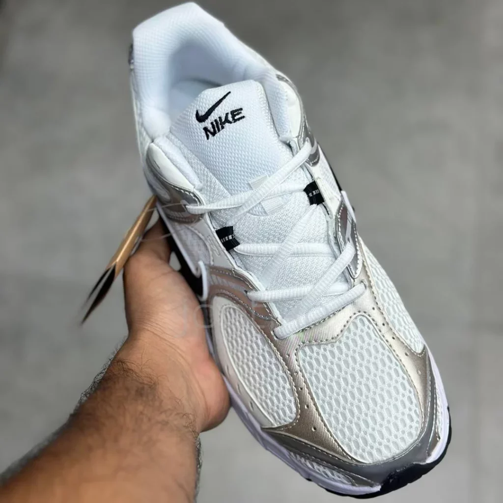 نایک وی فایو آر ان آر سفید متالیک نقره‌ای مشکی Nike V5 RNR White Vast Grey Metallic Silver Black - تصویر 3