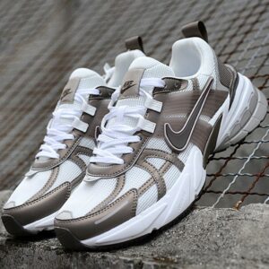 نایک وی تو کی ران سفید قهوه ای Nike V2K Run Mink Brown Summit White College Grey Ironstone نایک وی تو کی ران سفید قهوه ای Nike V2K Run Mink Brown Summit White College Grey Ironstone