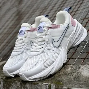 نایک وی تو کی ران سفید صورتی پاستیلی Nike V2K Run Pastel Pink White نایک وی تو کی ران سفید صورتی پاستیلی Nike V2K Run Pastel Pink White