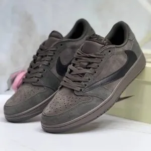 جردن ۱ لو تراویس اسکات قهوهای مخملی Jordan 1 Retro Low OG SP Travis Scott Velvet Brown جردن ۱ لو تراویس اسکات قهوهای مخملی Jordan 1 Retro Low OG SP Travis Scott Velvet Brown