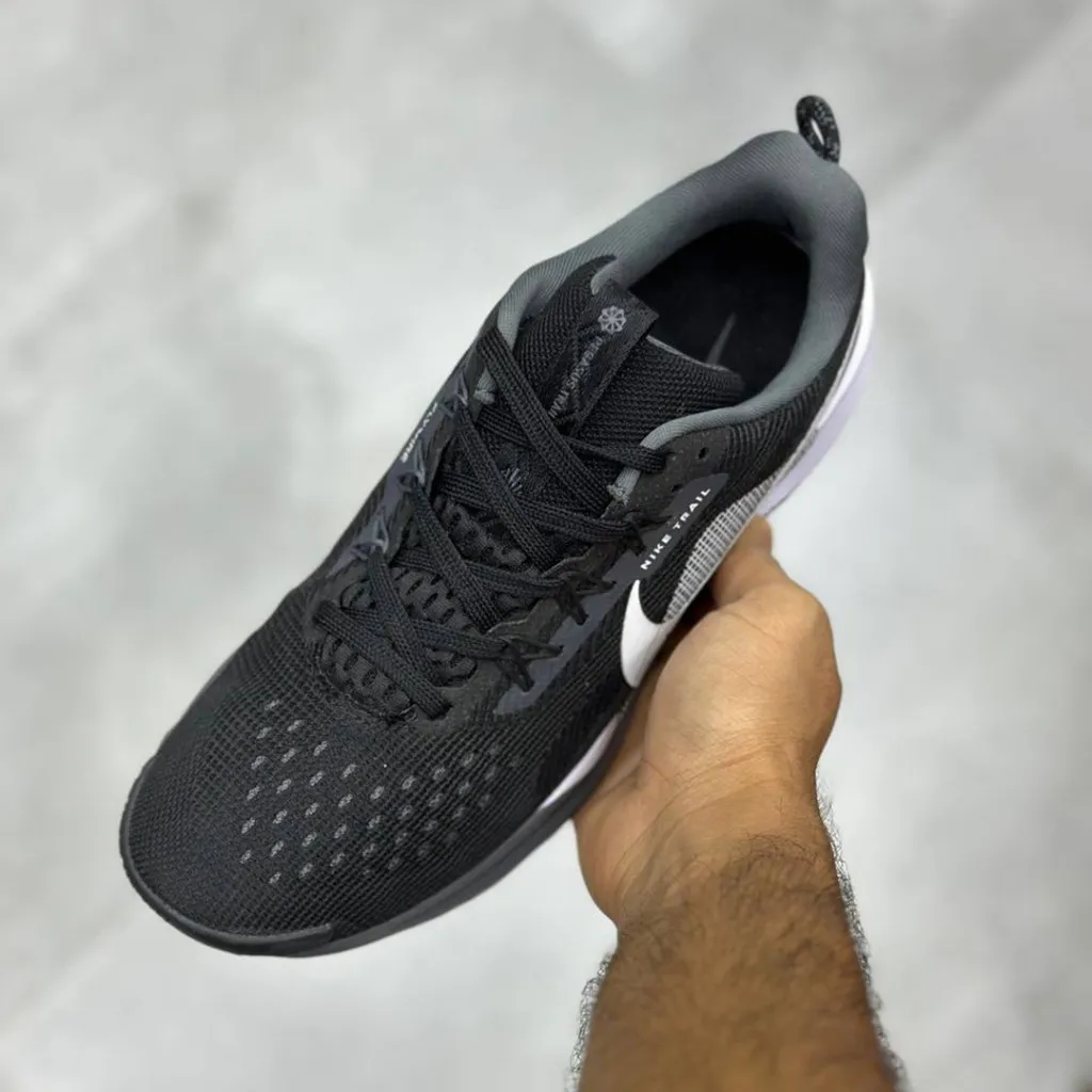 نایک ریکت پگاسوس تریل ۵ مشکی سفید طوسی Nike React Pegasus Trail 5 نایک ریکت پگاسوس تریل ۵ مشکی سفید طوسی Nike React Pegasus Trail 5 - تصویر 3