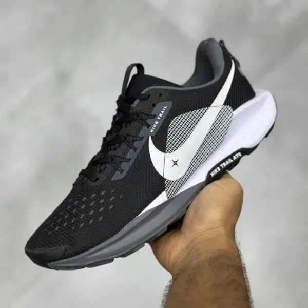 نایک ریکت پگاسوس تریل ۵ مشکی سفید طوسی Nike React Pegasus Trail 5 نایک ریکت پگاسوس تریل ۵ مشکی سفید طوسی Nike React Pegasus Trail 5